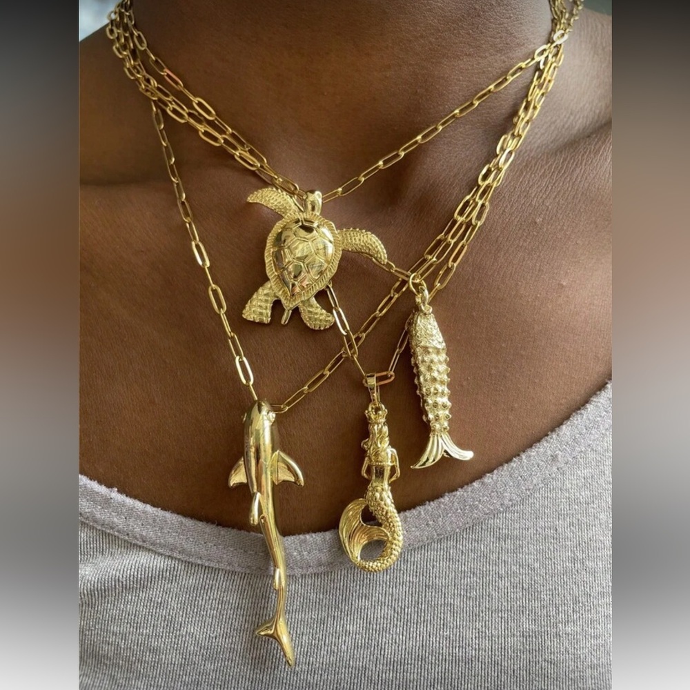 Gold Shark Pendant Necklace M700